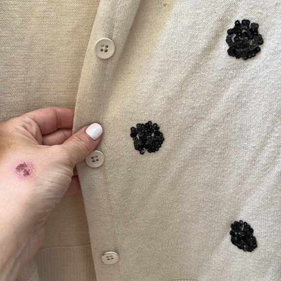 Old navy size M ladies cardigan - Picture 4 of 6